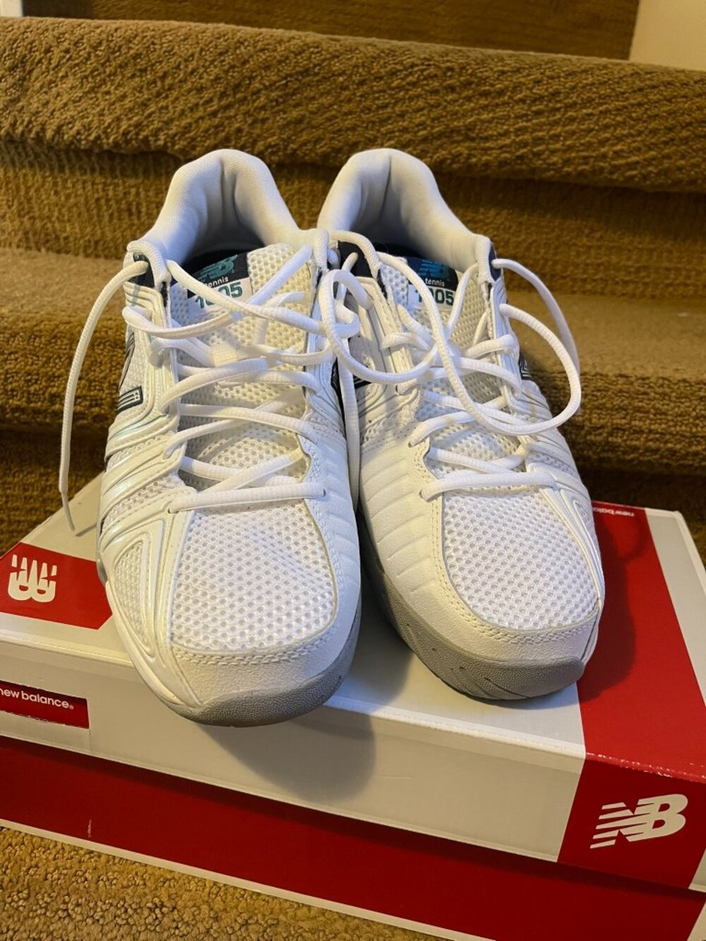 New Balance tennis shoes 9.5 4E